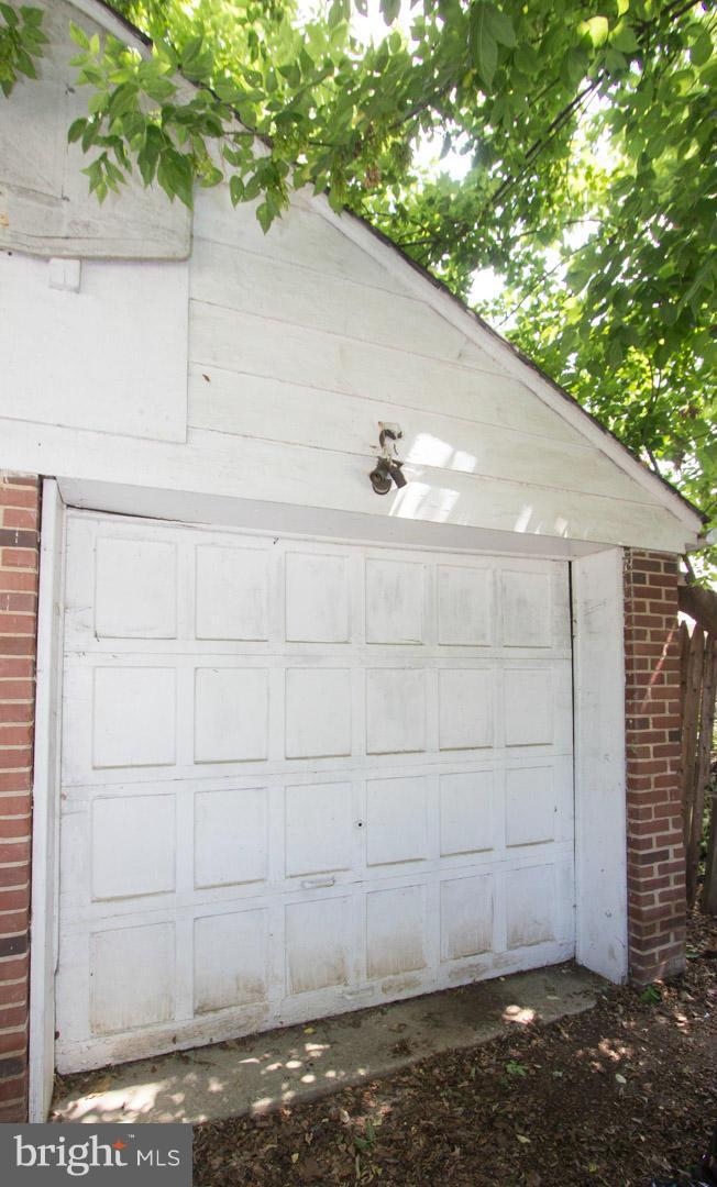 205 Dumbarton Road Baltimore, MD 21212 - Photo 15 of 15 Garage