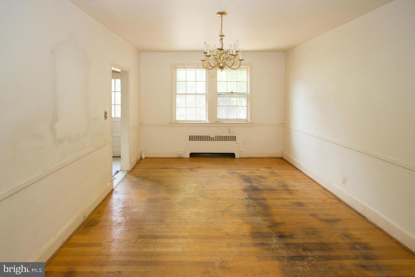 205 Dumbarton Road Baltimore, MD 21212 - Photo 3 of 15 Dining Room
