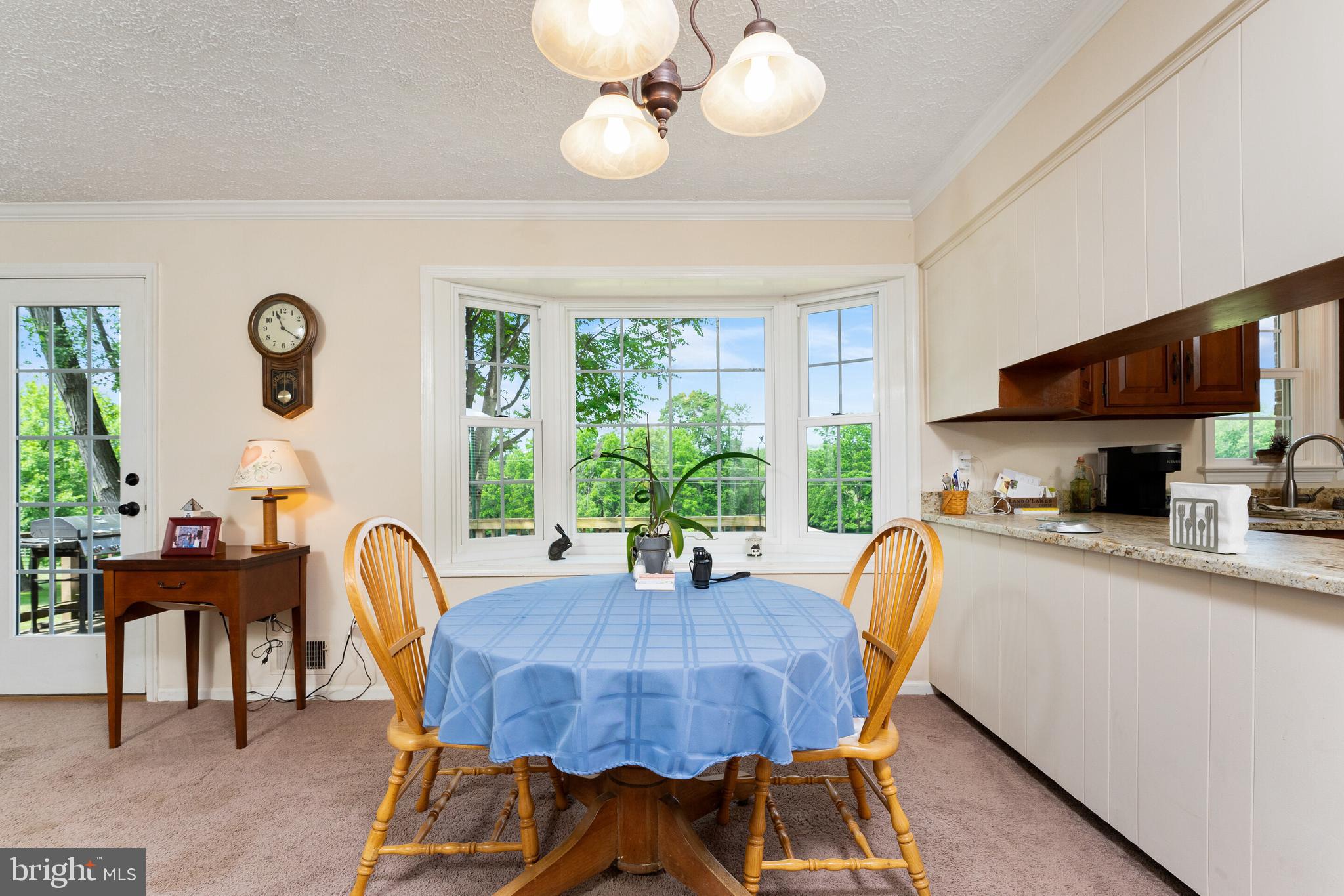 39627 Rodeffer Road Lovettsville, VA 20180 - Photo 19 of 52 Kitchen dining area