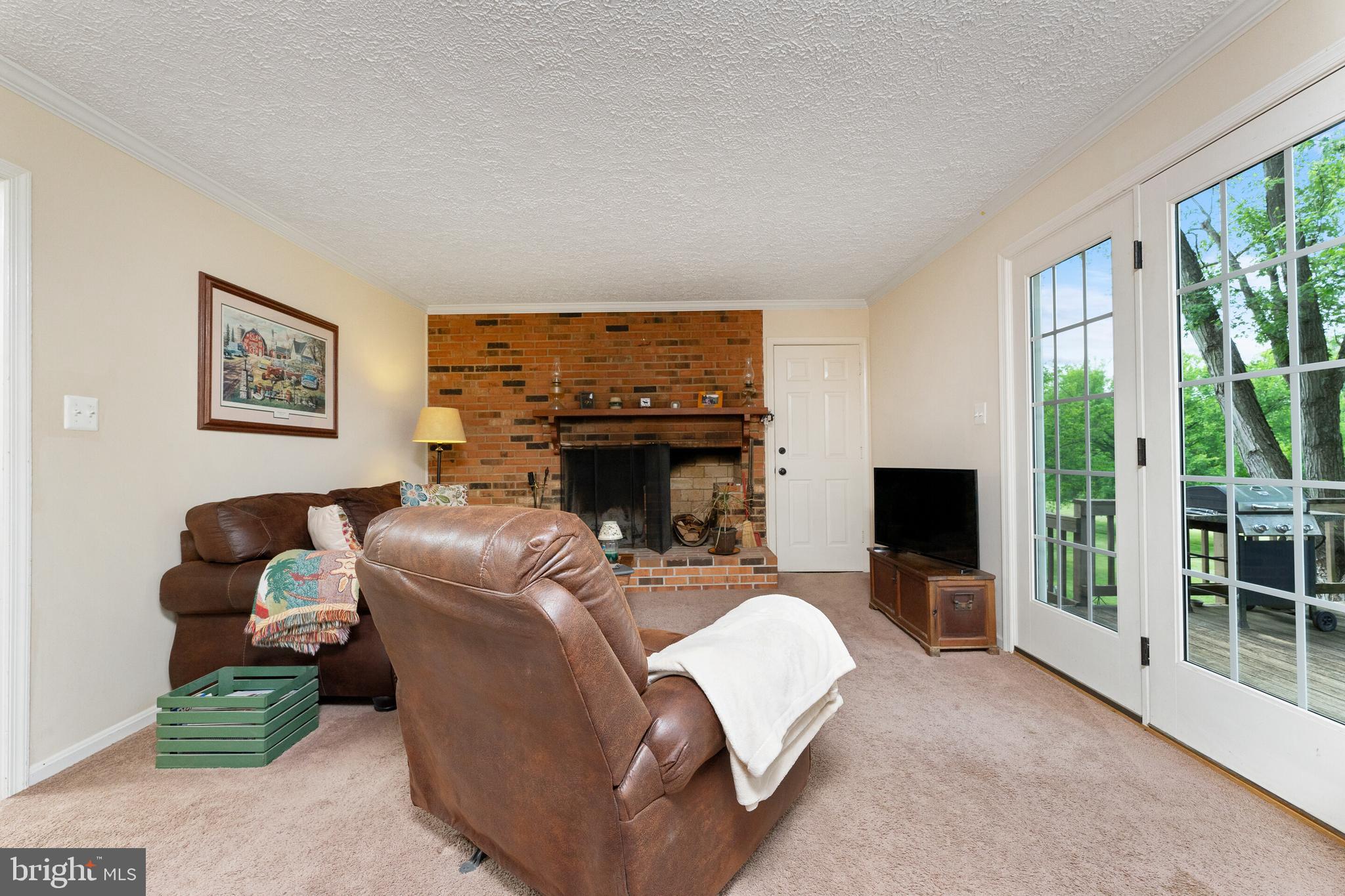 39627 Rodeffer Road Lovettsville, VA 20180 - Photo 20 of 52 Family Room w/Fireplace
