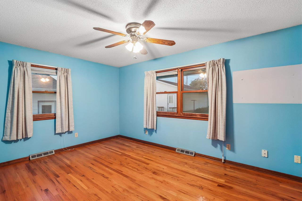 609 East Hickory Street Riverside, IA 52327 - Photo 11 of 33 Gallery Image 11