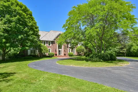 $2,695,000 | 2146 West Columbia Court, Mequon, WI 53092