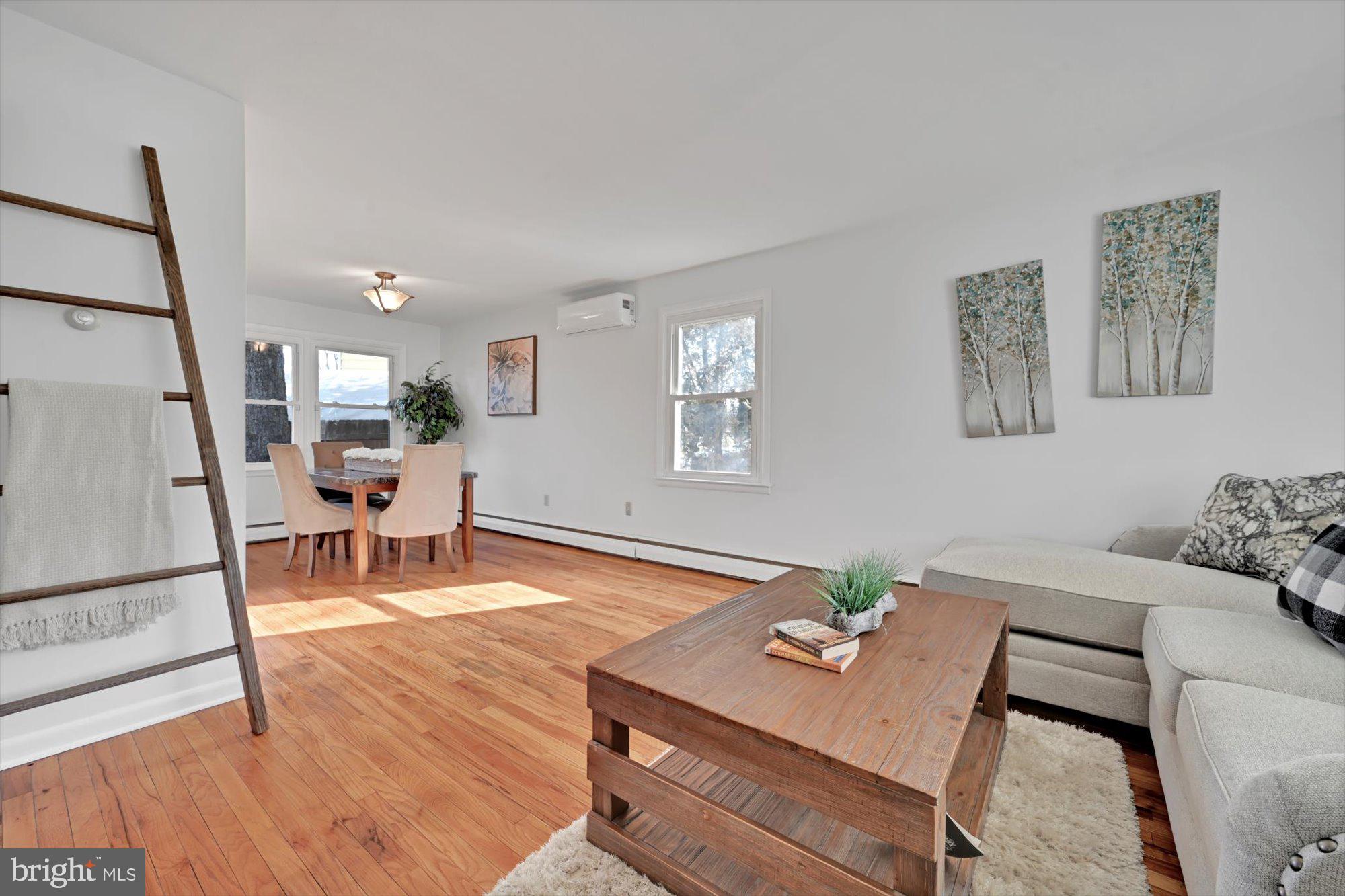 909 Philadelphia Avenue Reading, PA 19607 - Photo 4 of 24 Gallery Image 4