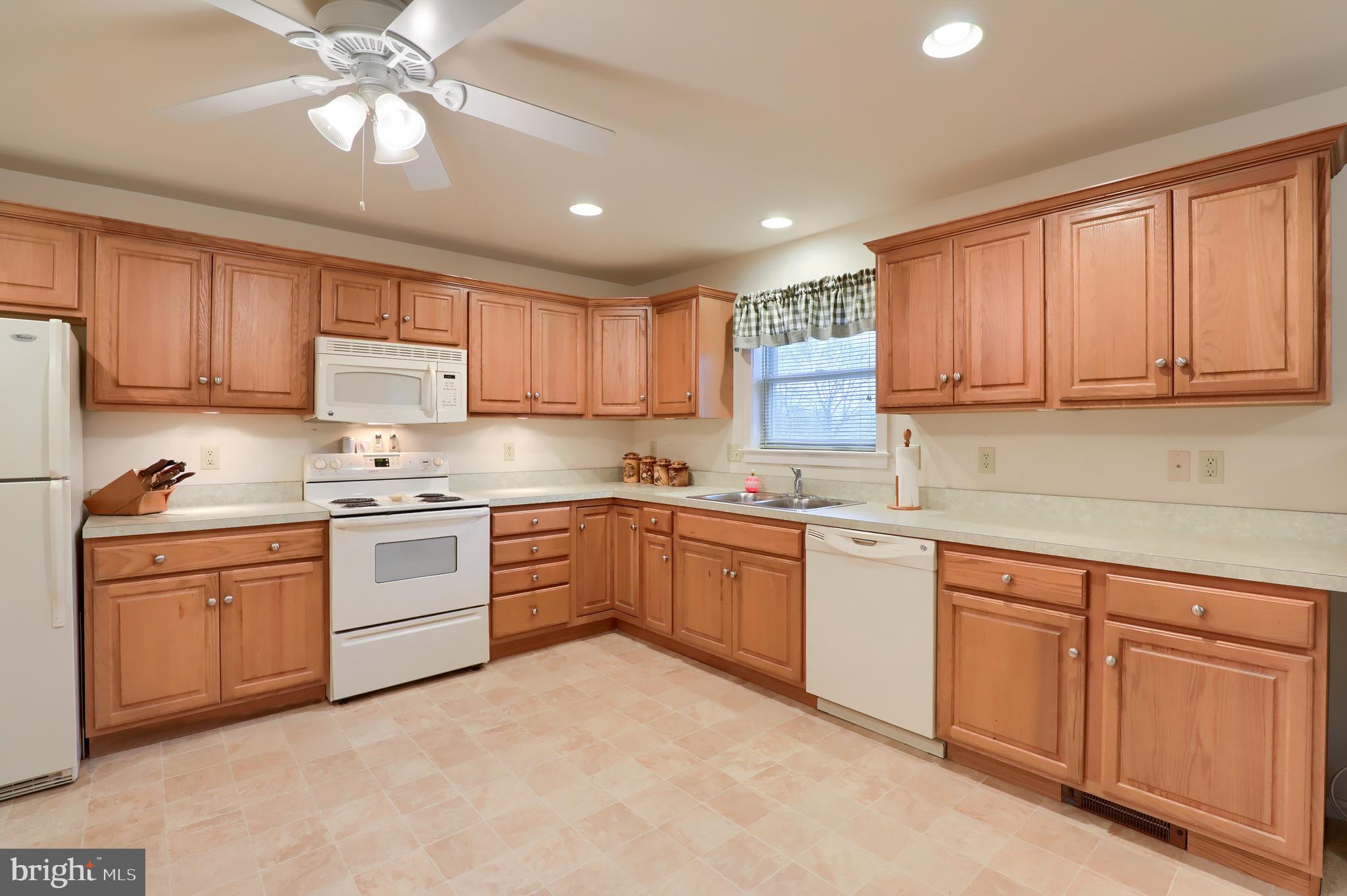 1560 Ridgeview Avenue Lancaster, PA 17603 - Photo 11 of 31 Gallery Image 11