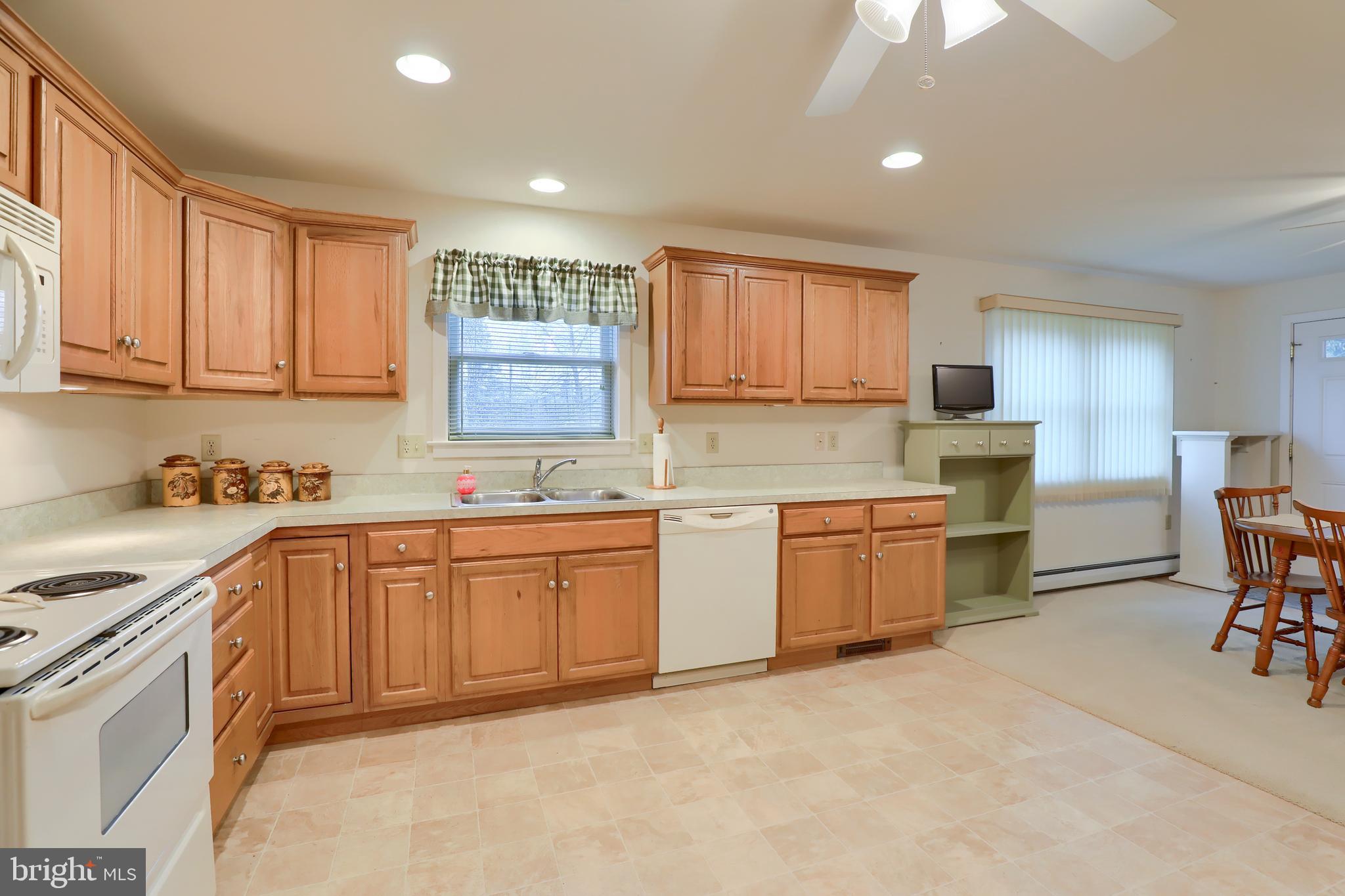 1560 Ridgeview Avenue Lancaster, PA 17603 - Photo 15 of 31 Gallery Image 15