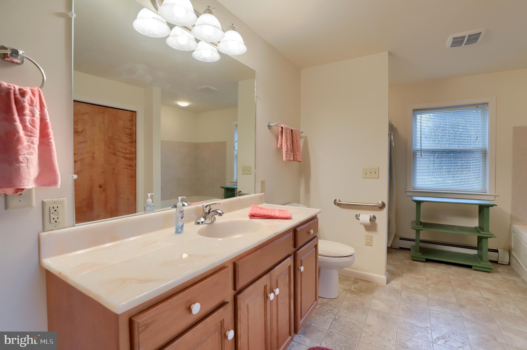 1560 Ridgeview Avenue Lancaster, PA 17603 - Photo 16 of 31 Gallery Image 16