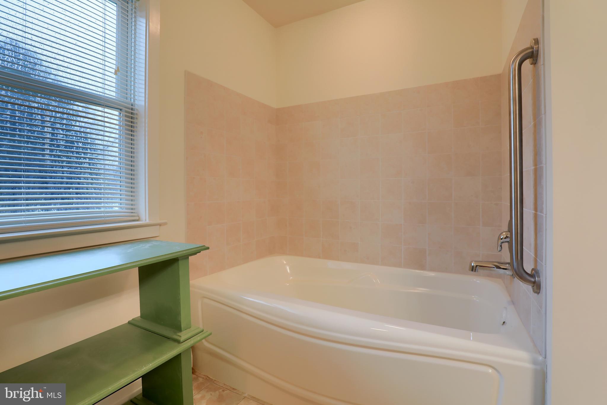 1560 Ridgeview Avenue Lancaster, PA 17603 - Photo 8 of 31 Gallery Image 8