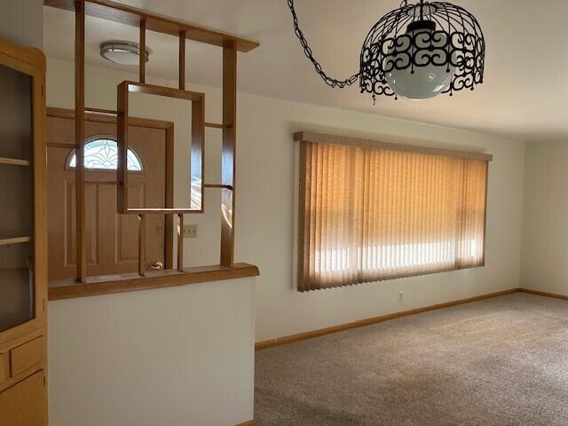 7650 North Delta Place Milwaukee, WI 53223 - Photo 15 of 32 Living 2