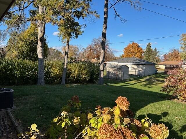 7650 North Delta Place Milwaukee, WI 53223 - Photo 5 of 32 Yard 1