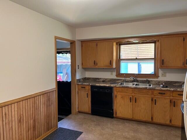 7650 North Delta Place Milwaukee, WI 53223 - Photo 8 of 32 Kitchen 2