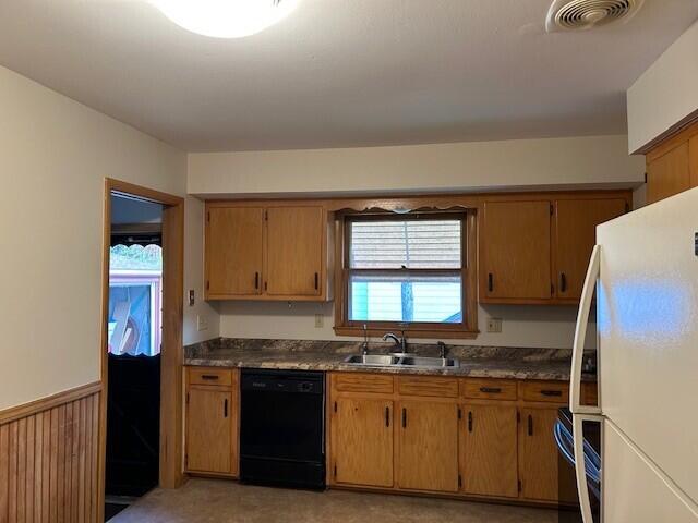 7650 North Delta Place Milwaukee, WI 53223 - Photo 9 of 32 Kitchen 3