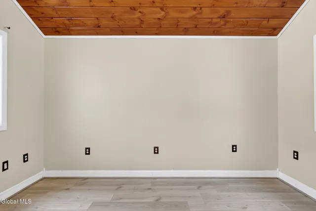 $329,900 | 10 Katherine Terrace, Clifton Park, NY 12065