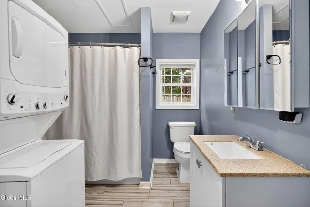 $339,900 | 10 Katherine Terrace, Clifton Park, NY 12065