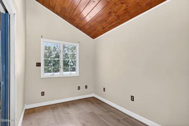 $329,900 | 10 Katherine Terrace, Clifton Park, NY 12065