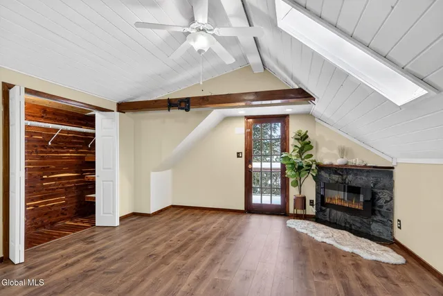 $329,900 | 10 Katherine Terrace, Clifton Park, NY 12065