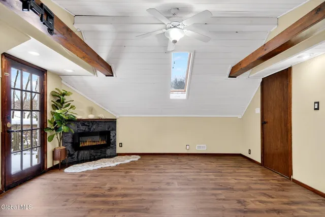 $329,900 | 10 Katherine Terrace, Clifton Park, NY 12065