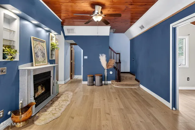 $329,900 | 10 Katherine Terrace, Clifton Park, NY 12065