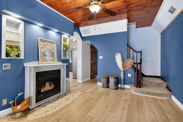 $329,900 | 10 Katherine Terrace, Clifton Park, NY 12065