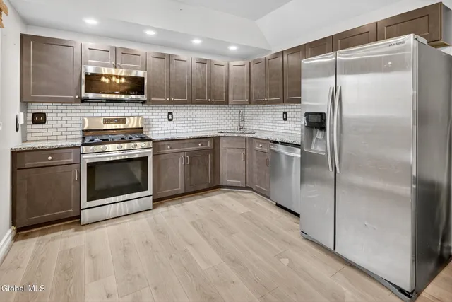 $339,900 | 10 Katherine Terrace, Clifton Park, NY 12065