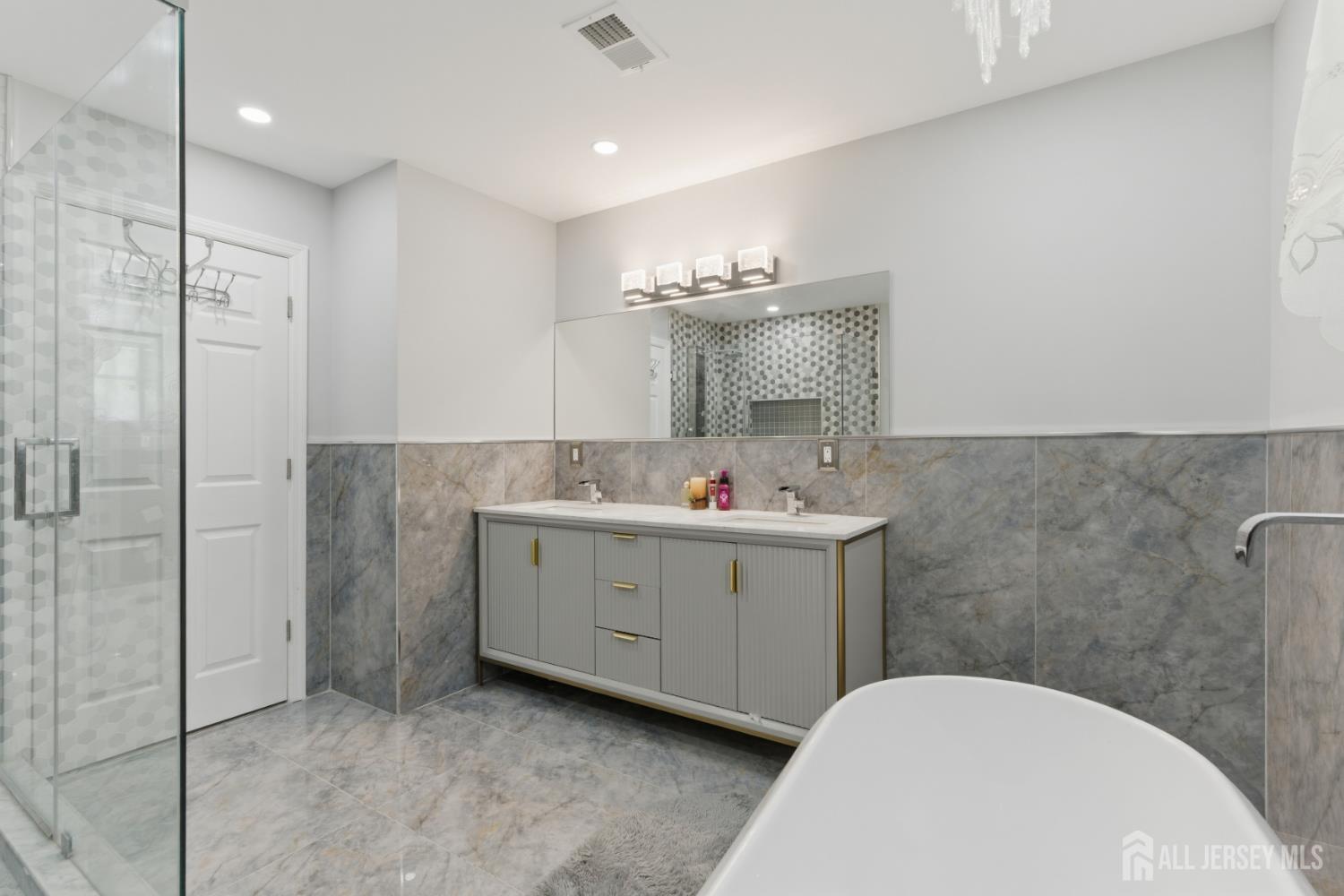 6 Whitewood Road Edison, NJ 08820 - Photo 17 of 37