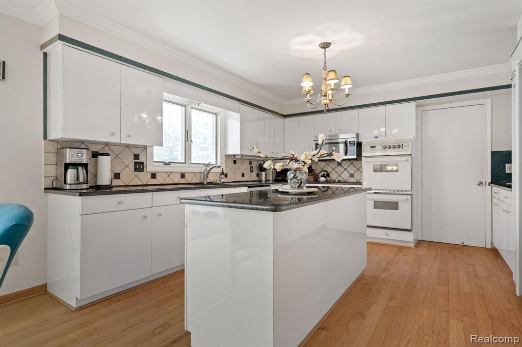 918 Langley Road Rochester Hills, MI 48309 - Photo 8 of 43