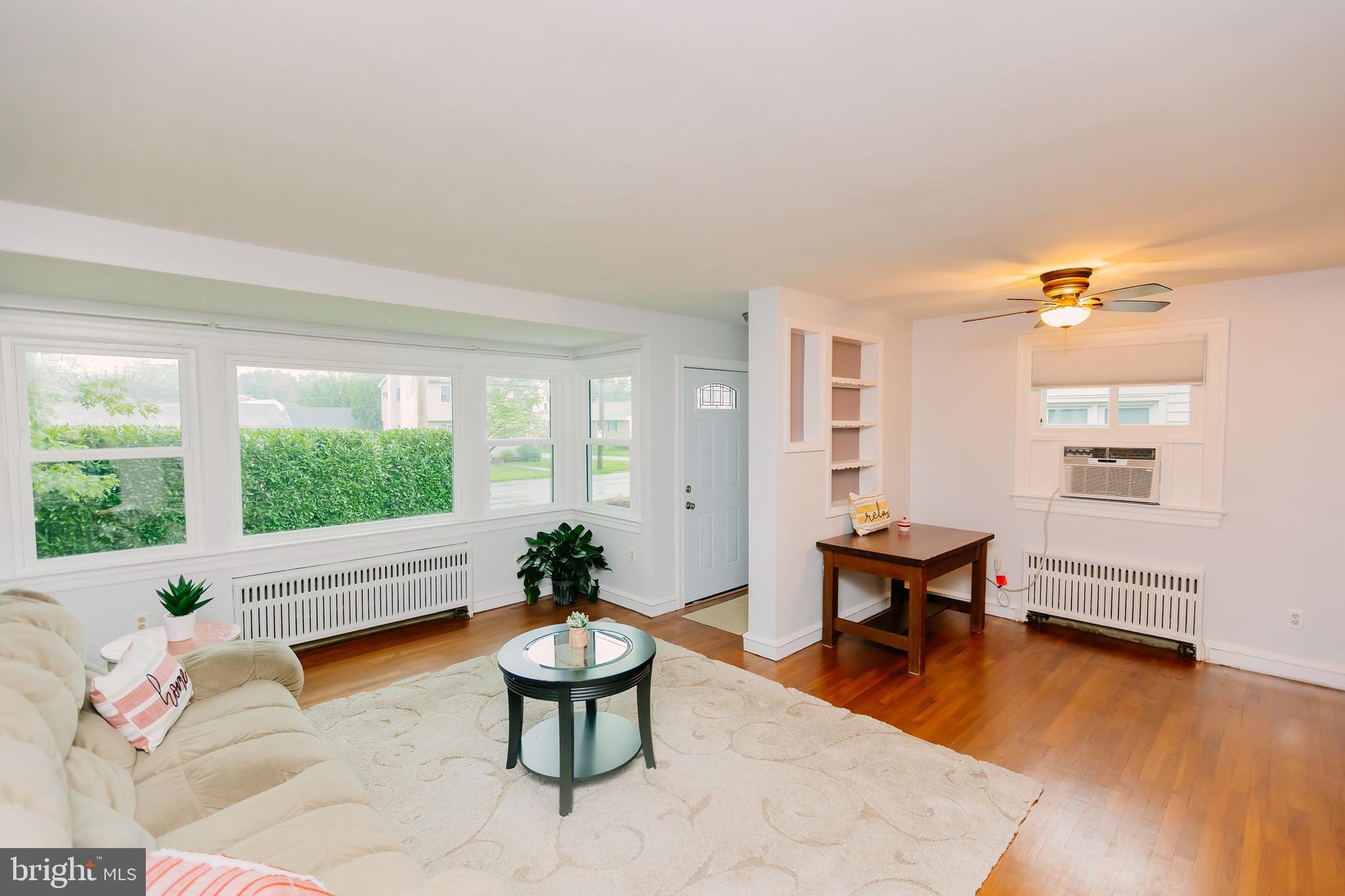 535 Durham Road Langhorne, PA 19047 - Photo 4 of 46 Hardwood Floors