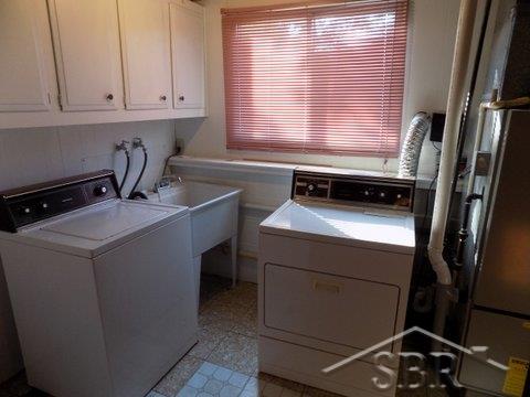 9961 Marilyn Road Reese, MI 48757 - Photo 6 of 11 31331761-5.JPG
