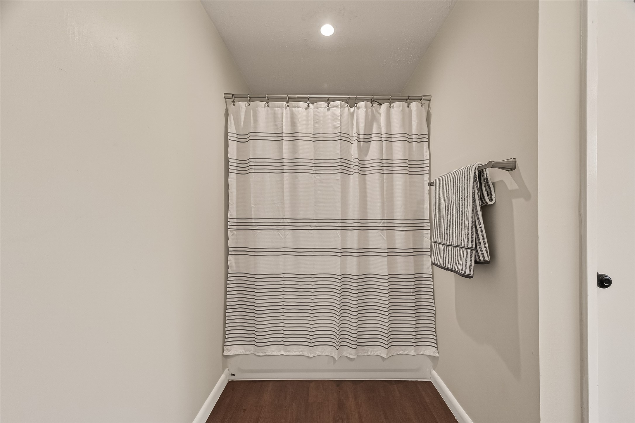 555 Shealy Street Houston, TX 77598 - Photo 30 of 41 a view of walk in closet with window