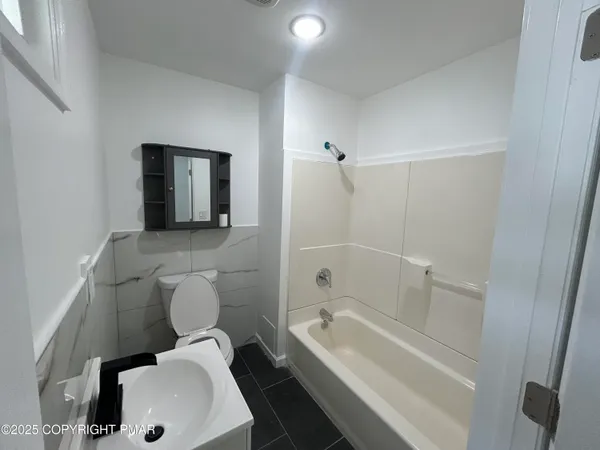 $1,300 | 222 West Patterson Street, Unit 4, Lansford, PA 18232