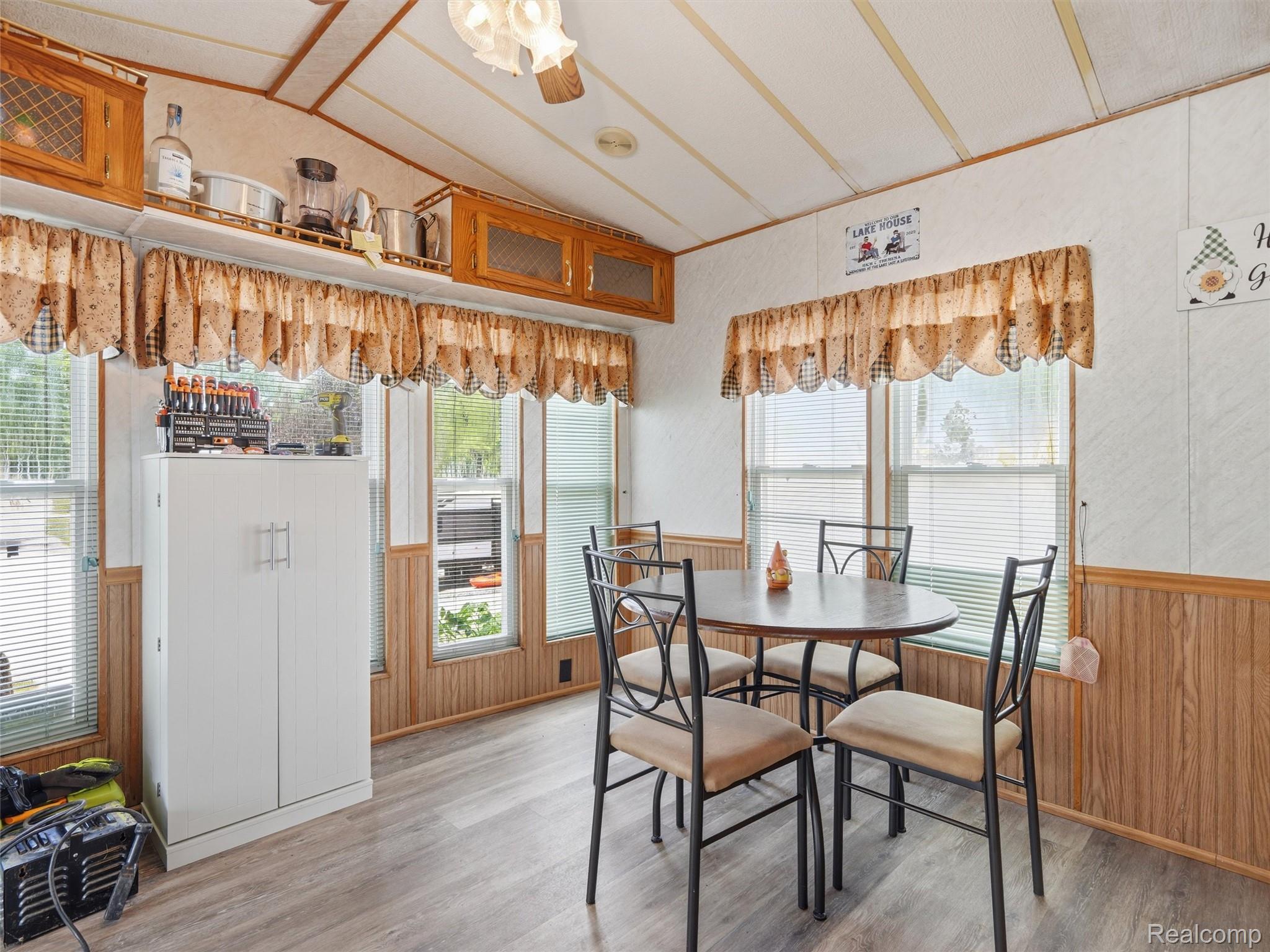10001 Goodall Road, Unit 328 Durand, MI 48429 - Photo 4 of 22 04-DSC01342.jpg