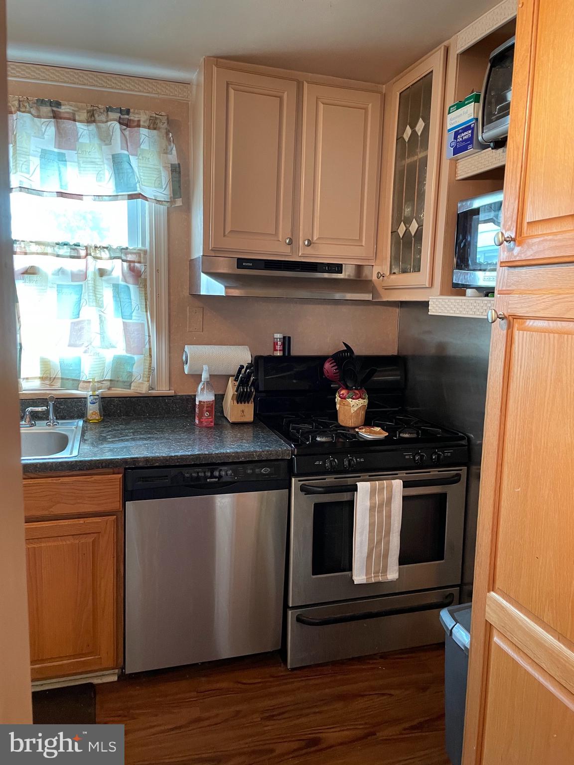 614 Dutton Circle Springfield, PA 19064 - Photo 7 of 19