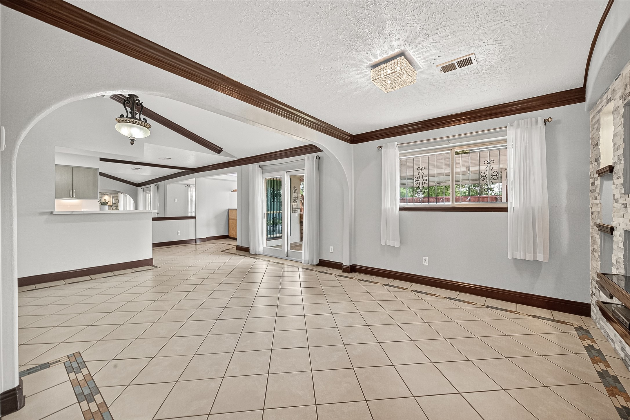 14007 Buffalo Speedway Houston, TX 77045 - Photo 15 of 46 a view of an empty room with a window