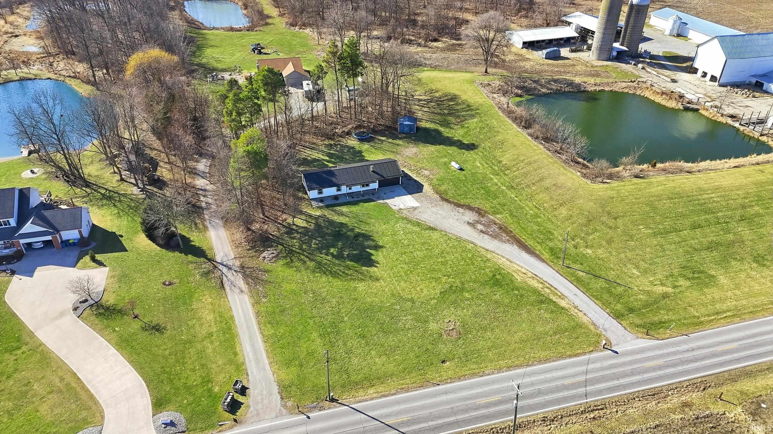 10005 Bethel Road Fort Wayne, IN 46818 - Photo 3 of 35