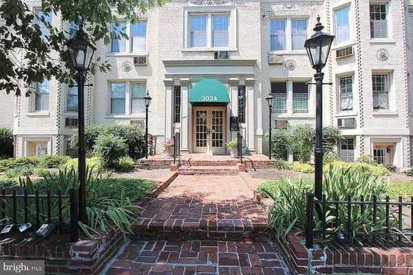 $2,900 | 3024 Wisconsin Avenue Northwest, Unit B12, Washington, DC 20016