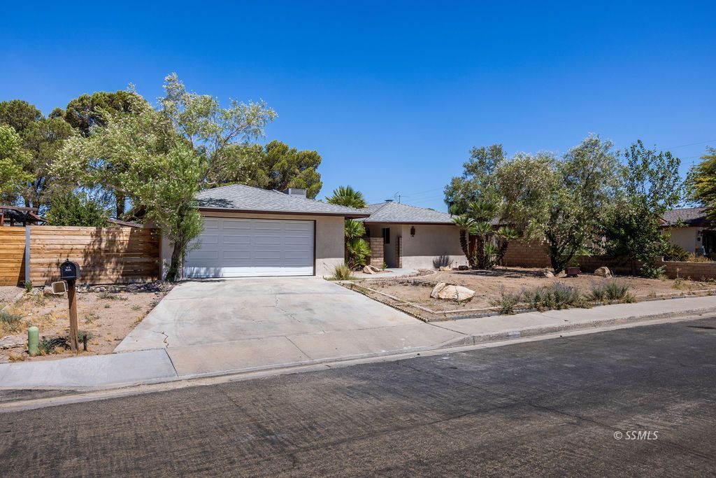230 Larkspur Street Ridgecrest, CA 93555 - Photo 2 of 39