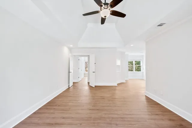 a view of yard with green space