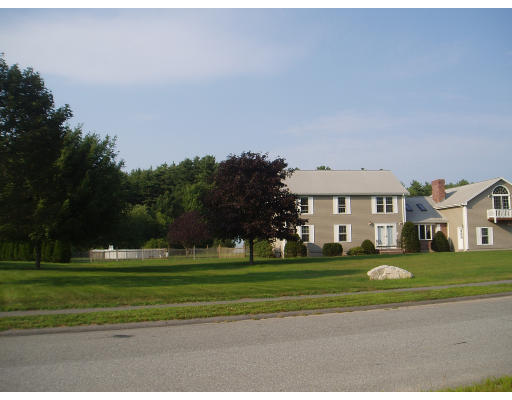 12 Minton Road Billerica, MA 01821 - Photo 1 of 4