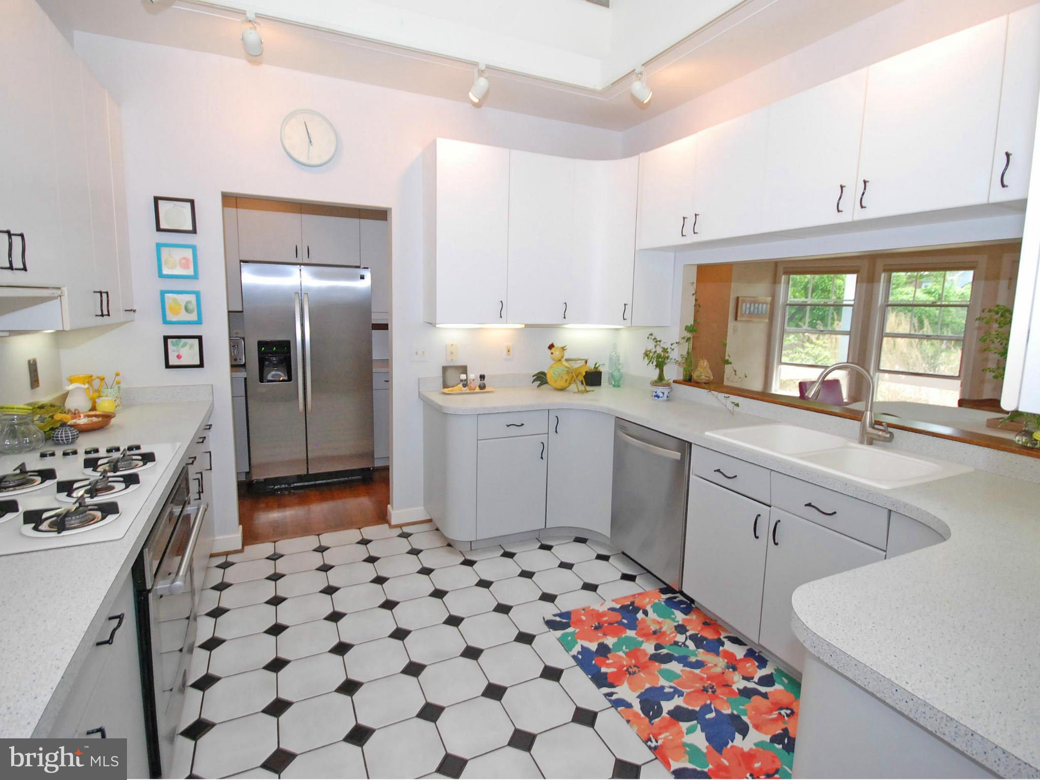 3309 Hidden River View Road Annapolis, MD 21403 - Photo 5 of 30 Kitchen