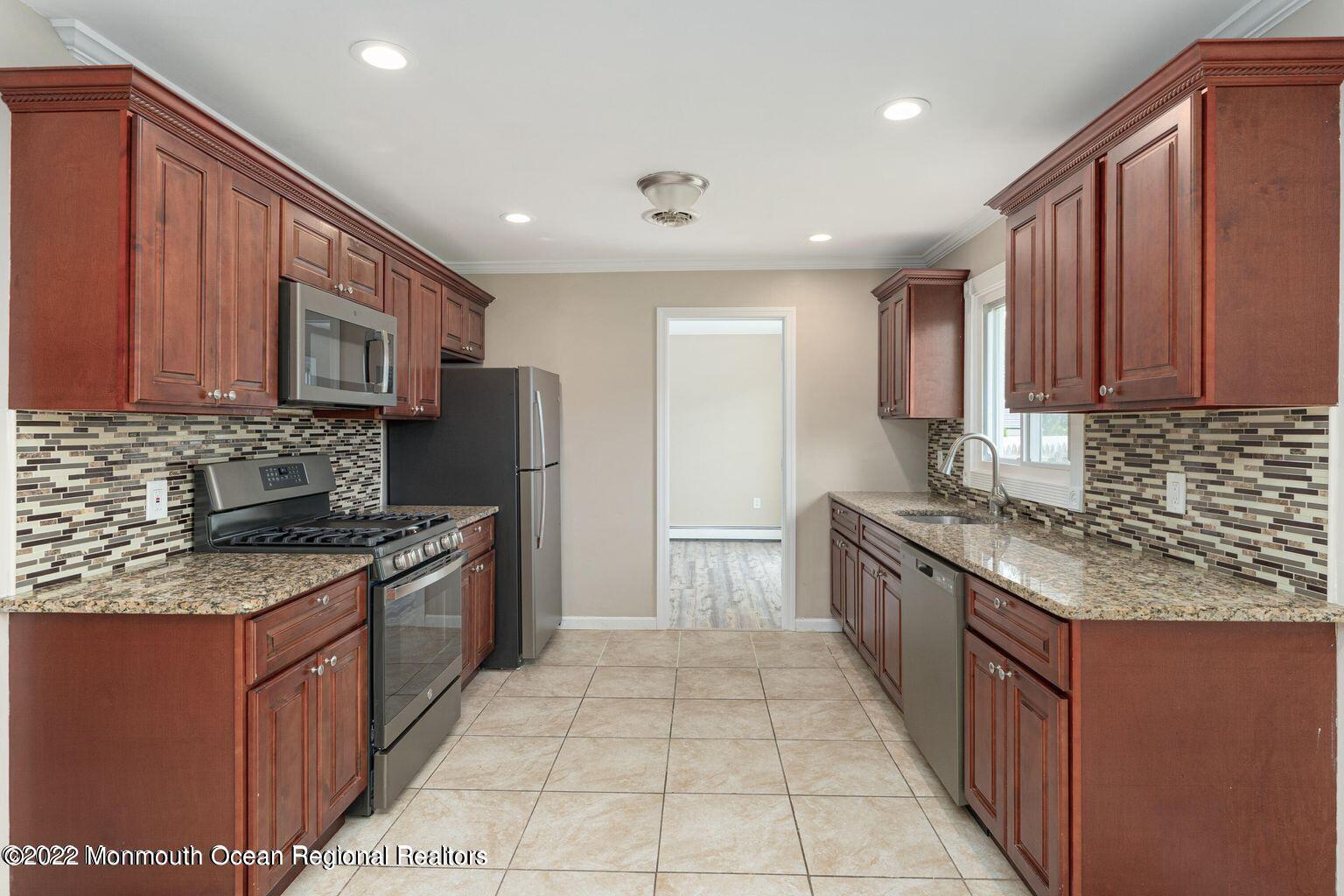34 Bell Street Bayville, NJ 08721 - Photo 9 of 29 20220514132305569623000000-o