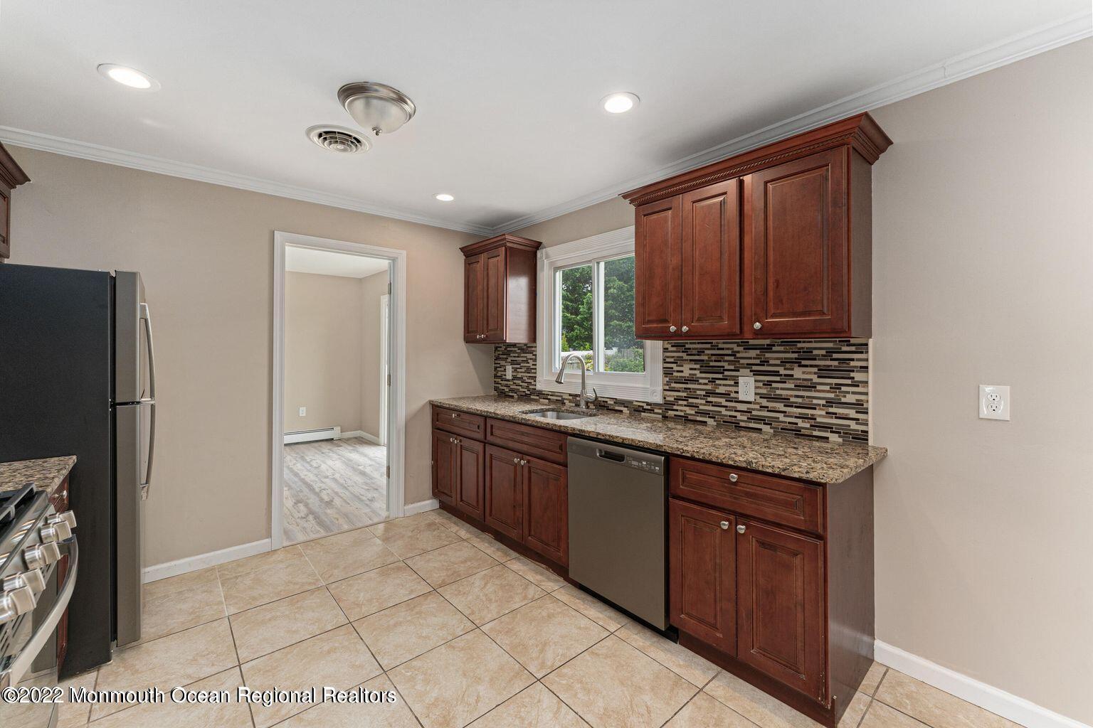 34 Bell Street Bayville, NJ 08721 - Photo 10 of 29 20220514132309211357000000-o