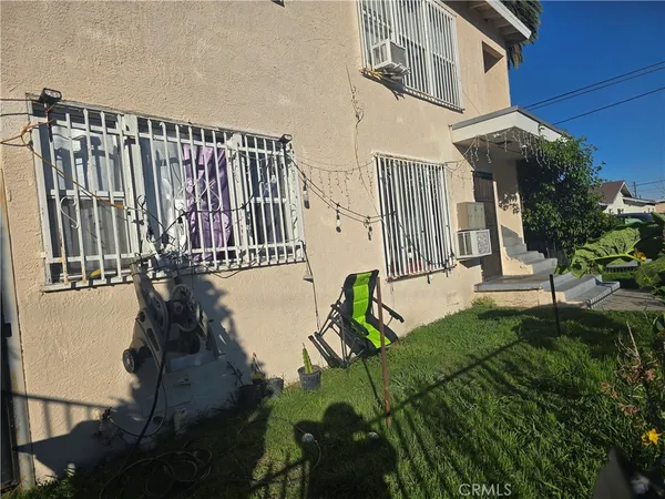 $849,999 | 301 West Magnolia Street, Compton, CA 90220