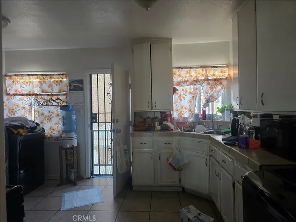 $849,999 | 301 West Magnolia Street, Compton, CA 90220