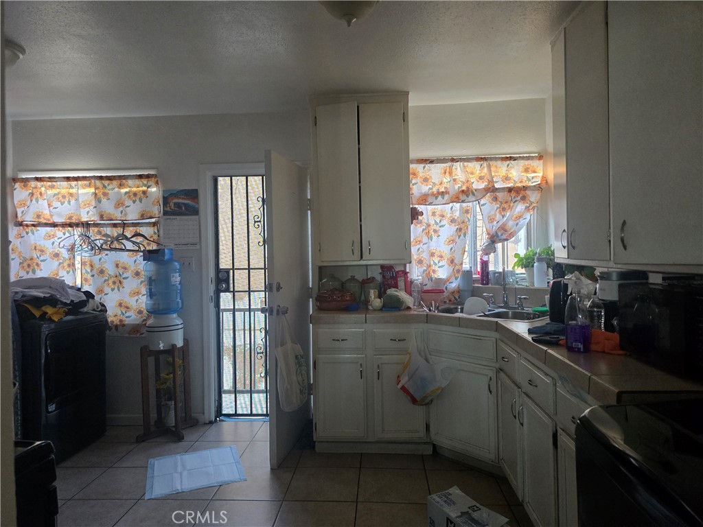 301 West Magnolia Street Compton, CA 90220 - Photo 6 of 20