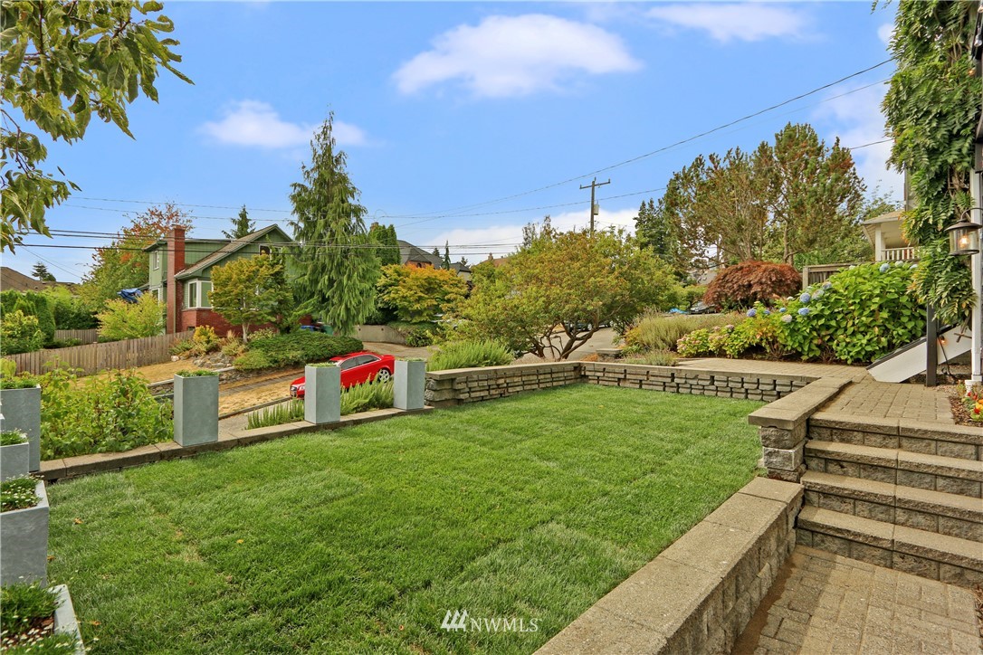 348 North 71st Street Seattle, WA 98103 - Photo 3 of 40 Gallery Image 3