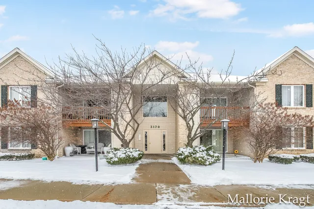 $260,000 | 3170 West Crystal Waters Drive, Unit 2, Holland, MI 49424