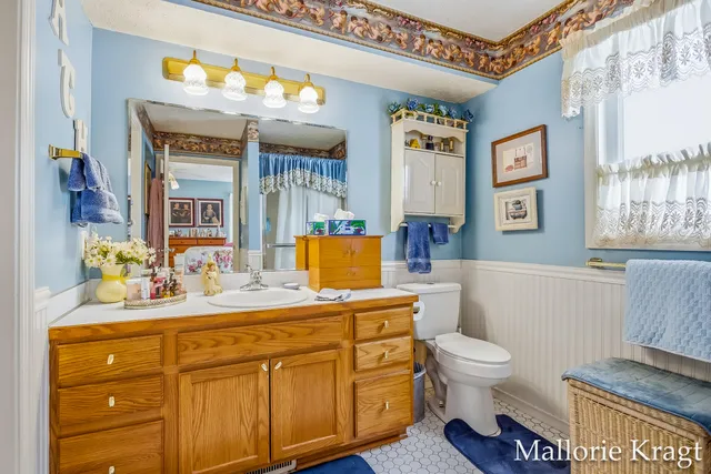 $260,000 | 3170 West Crystal Waters Drive, Unit 2, Holland, MI 49424