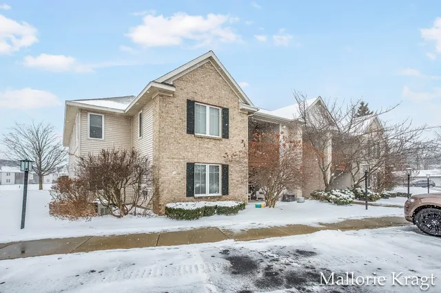 $260,000 | 3170 West Crystal Waters Drive, Unit 2, Holland, MI 49424