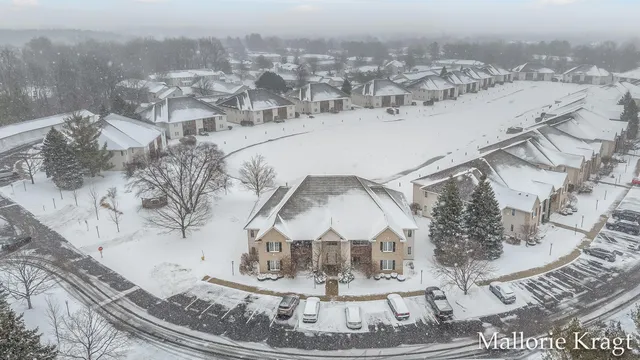 $260,000 | 3170 West Crystal Waters Drive, Unit 2, Holland, MI 49424