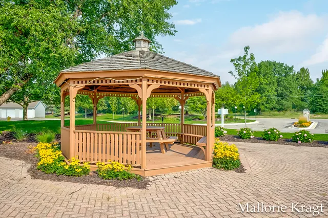 $260,000 | 3170 West Crystal Waters Drive, Unit 2, Holland, MI 49424