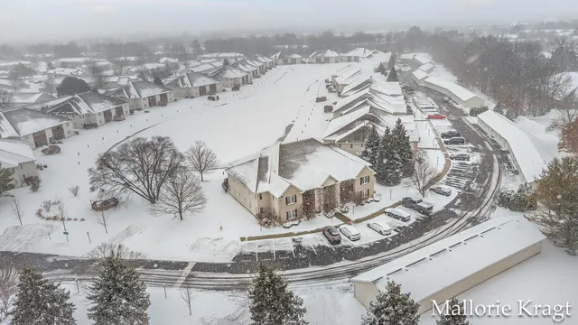 $260,000 | 3170 West Crystal Waters Drive, Unit 2, Holland, MI 49424